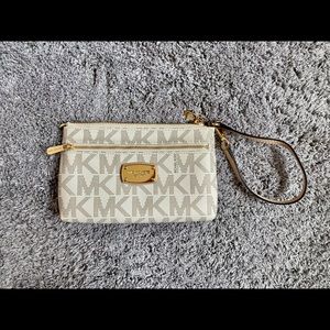 Michael Kors Pouch Purse NEW!